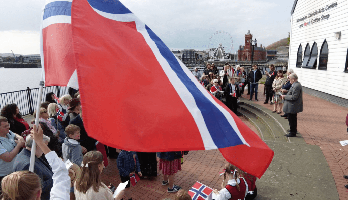 17 May parade arrives at the Norwegian Church